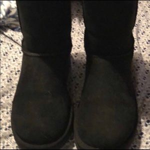 UGGs Short Classic Size 7